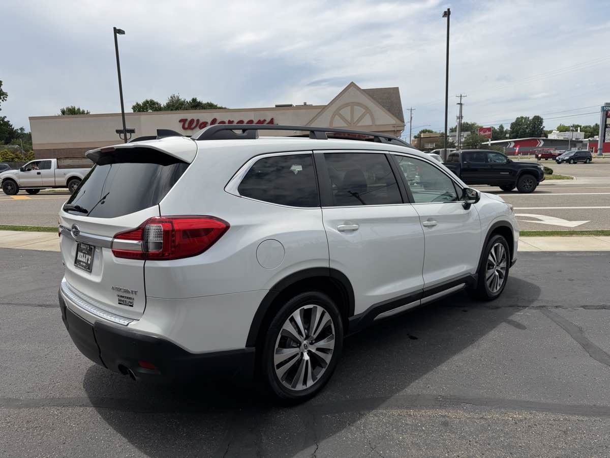 Used 2022 Subaru Ascent Limited w/ Technology Package AWD/4WD image 5