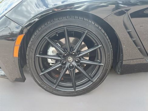 Used 2022 Toyota GR86 Premium w/ ALL Weather Mat Package (TMS) RWD image 27