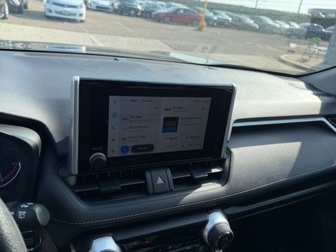 Used 2025 Toyota RAV4 XLE image 21
