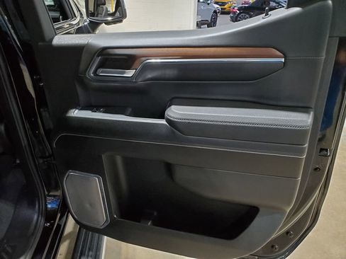 Used 2024 GMC Sierra 1500 Denali w/ Technology Package AWD/4WD image 22