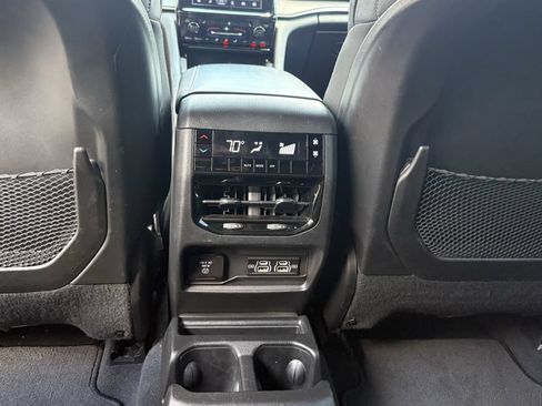 Used 2023 Jeep Grand Cherokee L Laredo RWD image 25