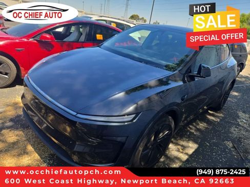 Used 2026 Tesla Model Y AWD image 1