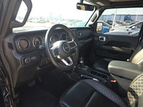 Used 2022 Jeep Gladiator Overland image 6