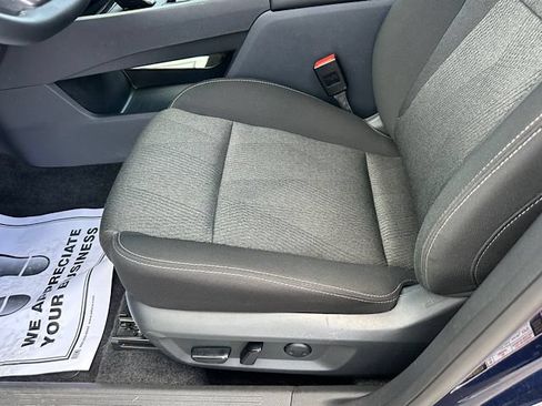 Used 2025 Nissan Rogue SV FWD image 11