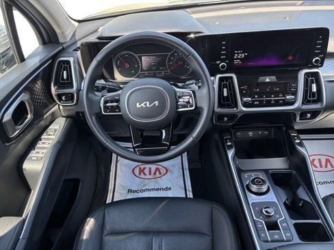 Certified 2023 Kia Sorento EX AWD/4WD image 13