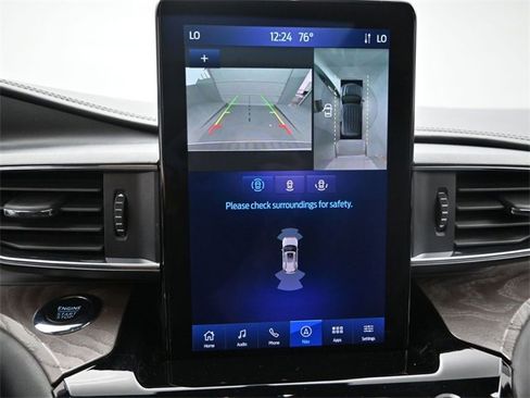 Certified 2022 Ford Explorer Platinum w/ Equipment Group 601A image 17