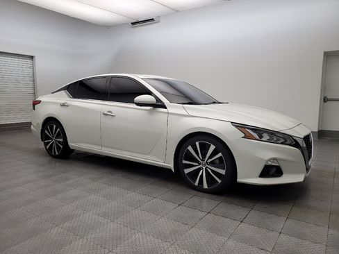 Used 2020 Nissan Altima 2.0 Platinum image 11