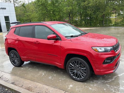 Used 2023 Jeep Compass Limited AWD/4WD image 2