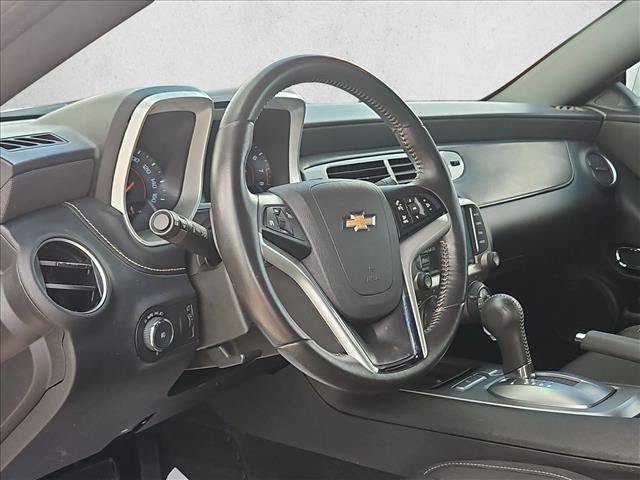 Used 2015 Chevrolet Camaro LT w/ 1LT Preferred Package RWD image 10