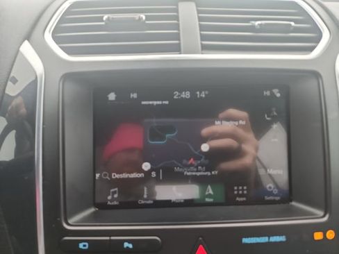 Used 2019 Ford Explorer Limited w/ Ford Safe & Smart Package image 26