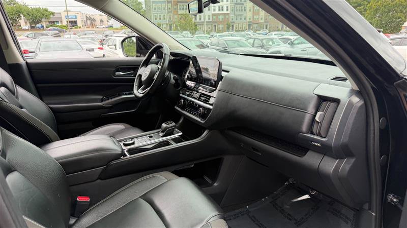 Used 2023 Nissan Pathfinder 4WD SL w/ SL Premium Package image 6
