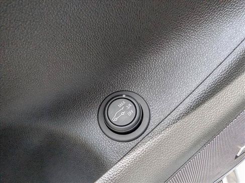Used 2018 Buick Envision Premium w/ LPO, Active Package AWD/4WD image 33