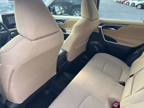 Used 2021 Toyota RAV4 XLE image 15