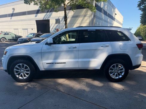 Used 2021 Jeep Grand Cherokee Laredo X AWD/4WD image 6