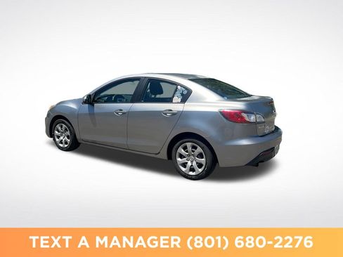 Used 2011 MAZDA MAZDA3 i Sport FWD image 3