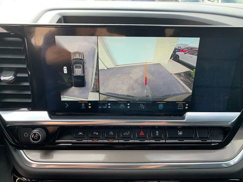 Used 2022 Chevrolet Silverado 1500 High Country image 25