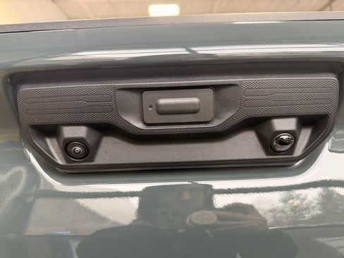 Used 2025 Chevrolet Silverado 2500 LT image 7