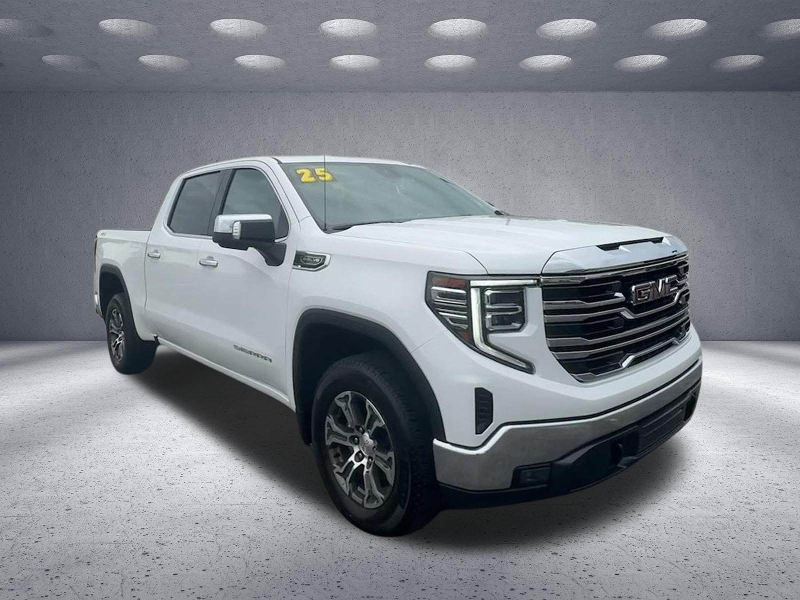 Used 2025 GMC Sierra 1500 SLT AWD/4WD image 7