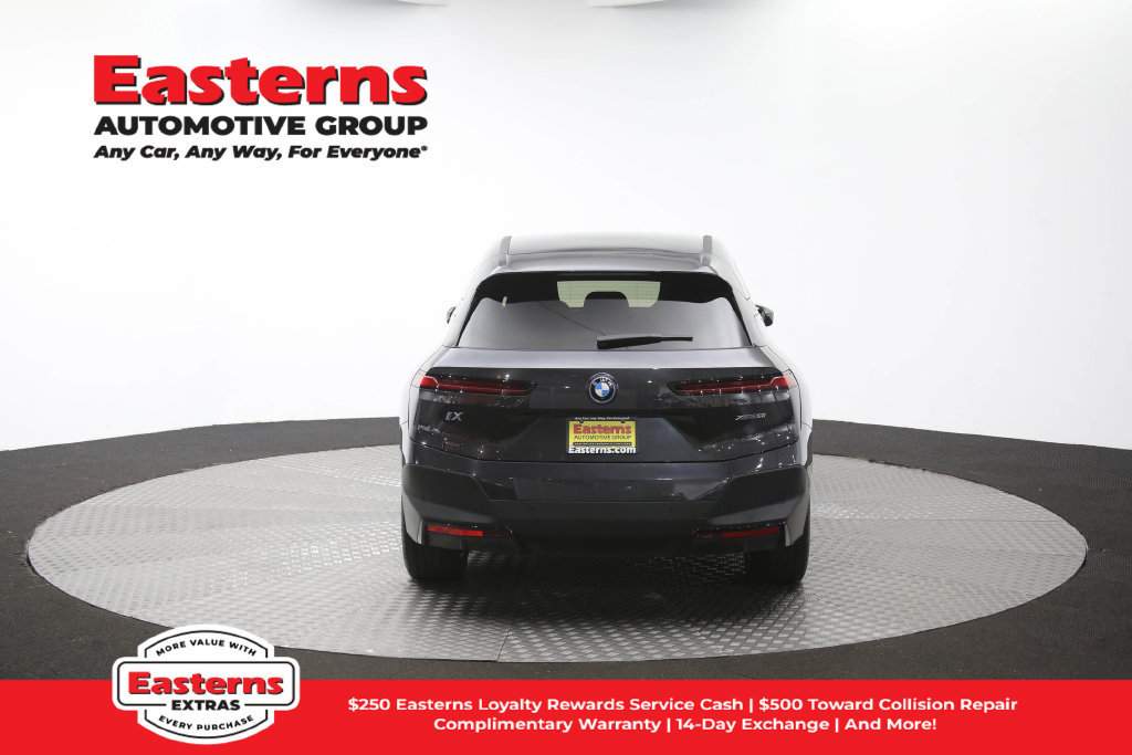 Used 2024 BMW iX xDrive50 AWD/4WD image 37
