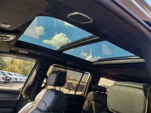 Used 2023 Jeep Grand Wagoneer Series II image 20