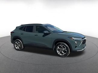 Used 2025 Chevrolet Trax LT w/ LT Convenience Package video 2