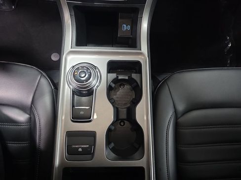 Used 2024 Ford Edge SEL image 23