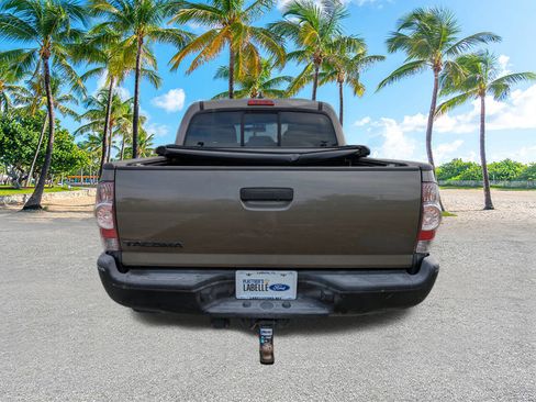 Used 2015 Toyota Tacoma PreRunner w/ SR5 Package image 5