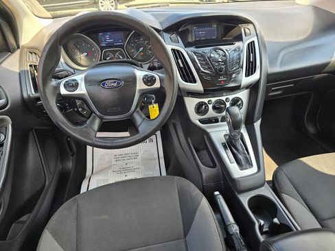 Used 2014 Ford Focus SE FWD image 16