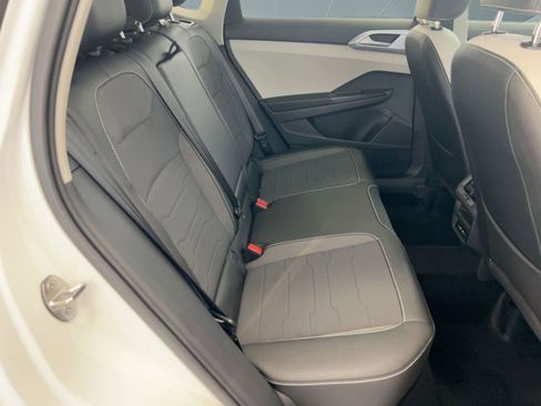 New 2026 Volkswagen Taos SE image 25