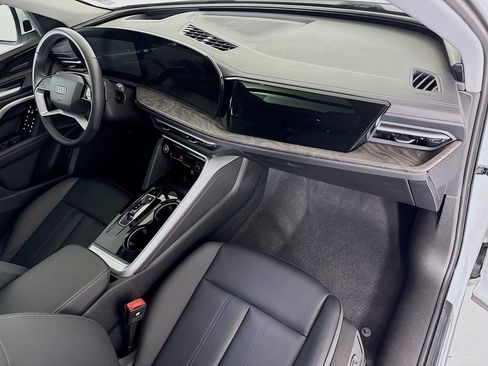 Used 2025 Audi Q5 Premium Plus w/ Premium Plus AWD/4WD image 18