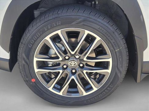 New 2026 Toyota Corolla Cross XLE FWD image 10
