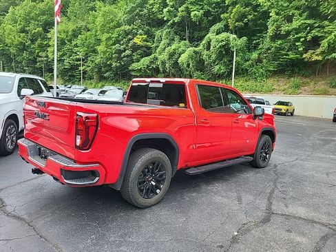 Used 2024 GMC Sierra 1500 Elevation w/ Elevation Premium Package AWD/4WD image 9