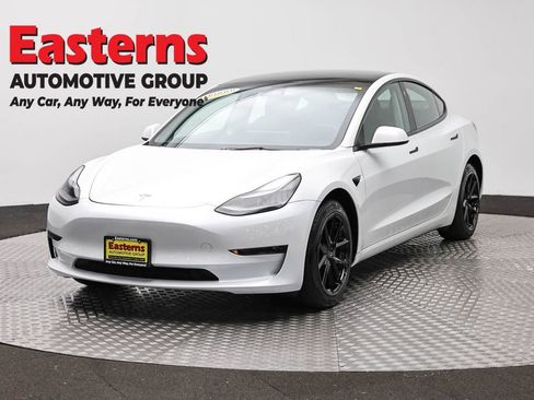 Used 2023 Tesla Model 3 Standard Range RWD image 1
