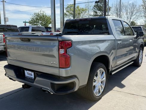 Used 2024 Chevrolet Silverado 1500 High Country w/ High Country Premium Package image 5