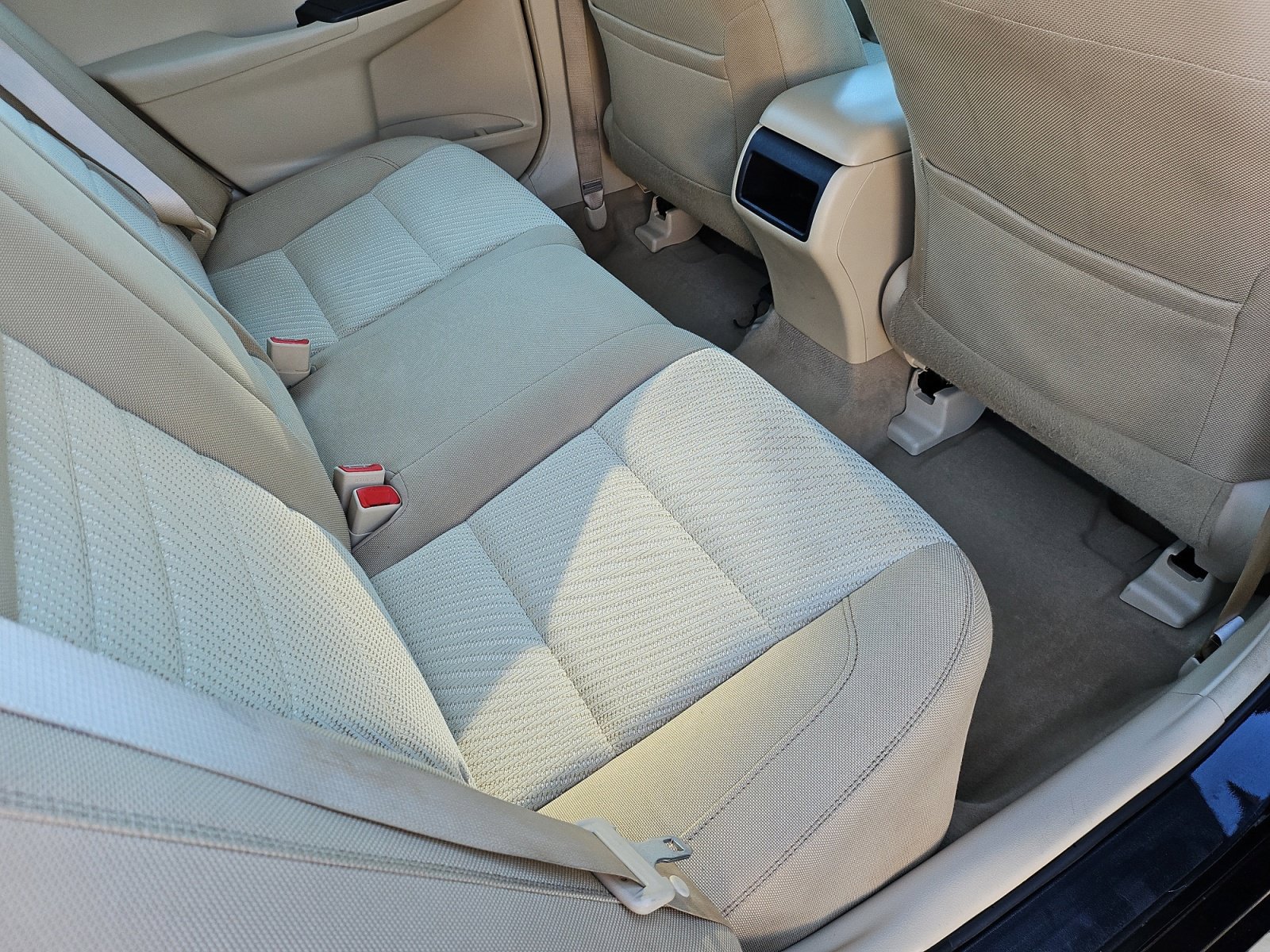 Used 2017 Toyota Camry LE FWD image 29