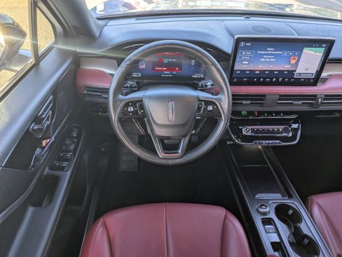 Used 2023 Lincoln Corsair Reserve w/ Equipment Group 201A image 16