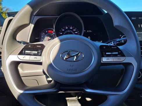 Used 2023 Hyundai Elantra SEL image 10