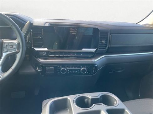 Used 2025 Chevrolet Silverado 1500 LT image 11