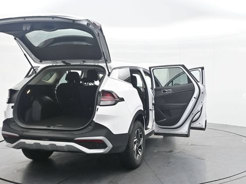Used 2025 Kia Sportage LX AWD/4WD image 40