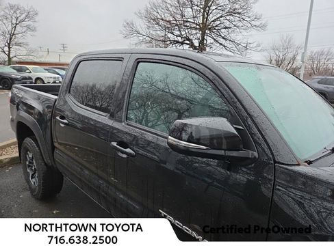 Used 2023 Toyota Tacoma TRD Off-Road image 3