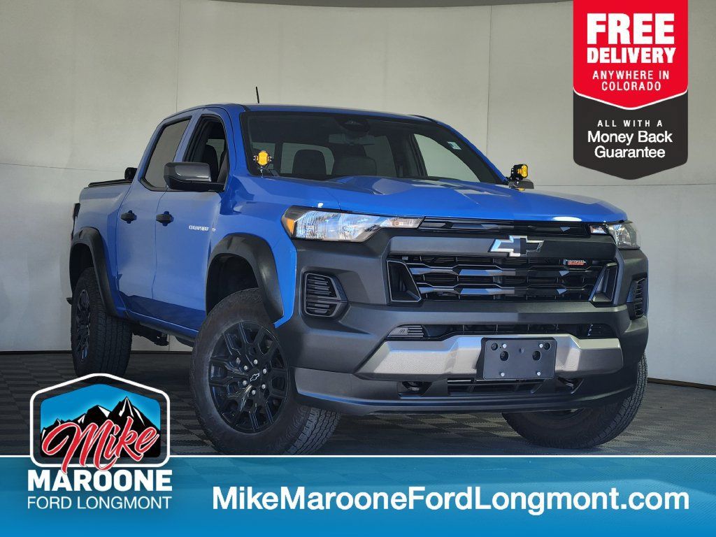 Used 2025 Chevrolet Colorado Trail Boss AWD/4WD image 1