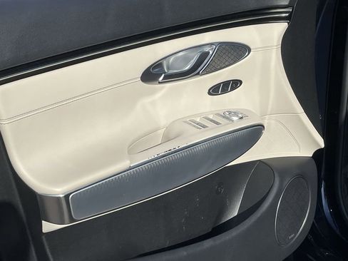 Used 2022 Genesis GV70 2.5T w/ Select Package image 22