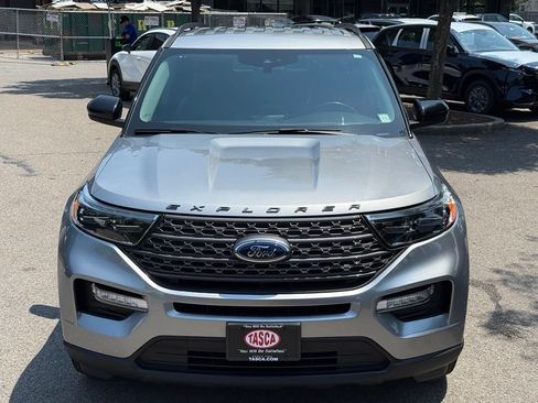 Used 2023 Ford Explorer XLT w/ Equipment Group 202A AWD/4WD image 2