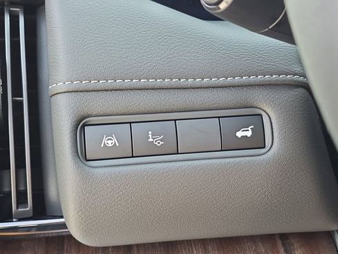 New 2026 Nissan Armada SL w/ Captain's Chari Seat Package image 31