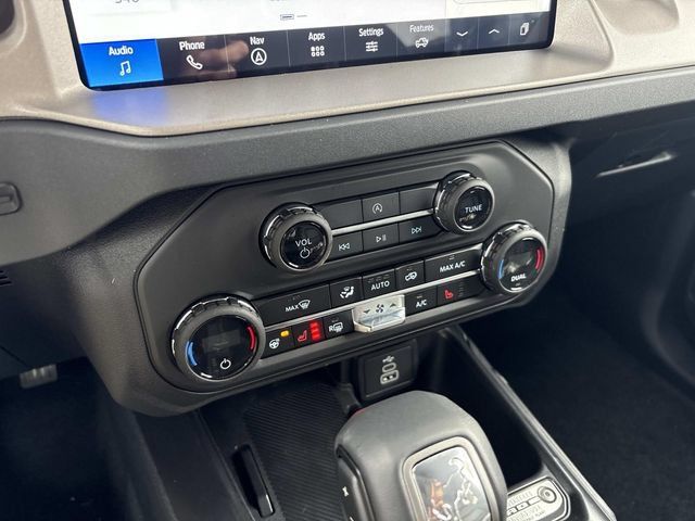 New 2026 Ford Bronco Outer Banks w/ Black Appearance Package AWD/4WD image 28