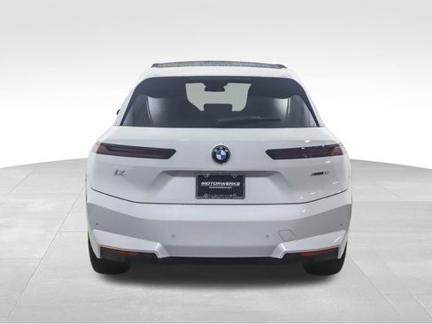 New 2026 BMW iX xDrive60 w/ Premium Package image 4