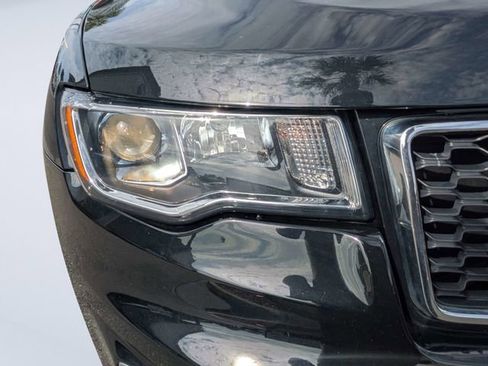 Used 2022 Jeep Grand Cherokee Laredo E RWD image 9