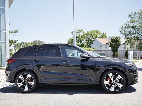 New 2026 Audi SQ5 Premium Plus AWD/4WD image 3