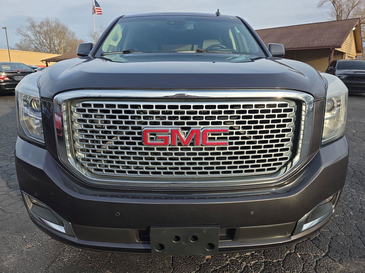 Used 2015 GMC Yukon Denali w/ Touring Package AWD/4WD image 12