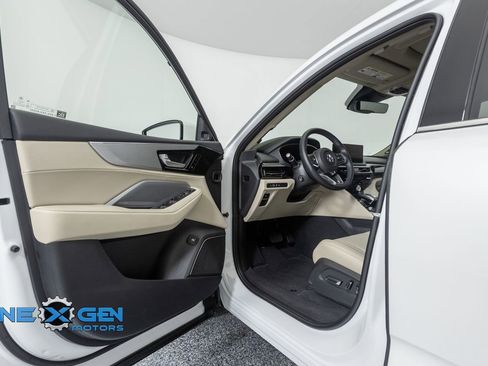 Used 2025 Acura MDX SH-AWD w/ Technology Package image 9